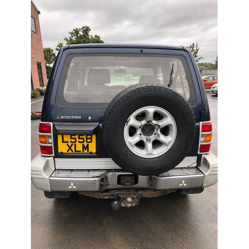 458 - Mitsubishi Shogun Pajero. Starts and runs. Recent history. Mot until November 9th 2020. Reg L558XLM.