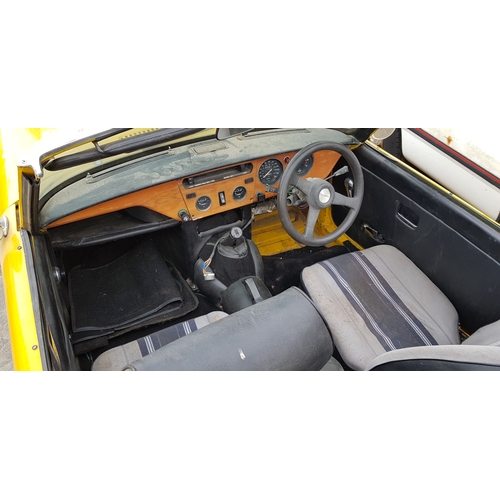 408 - Triumph Spitfire 1500. Believed 90% restored. New carpets, clean engine, engine turns over. Body wor... 