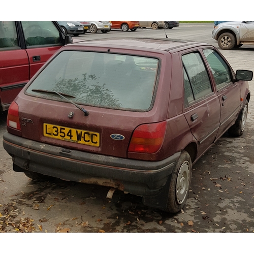 454 - Ford Fiesta LX. 1993. 
Barn find.
Reg L354WCC.