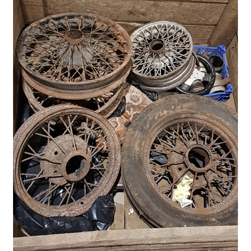 618 - Set of 4 wire wheels and 3 others and assorted pistons