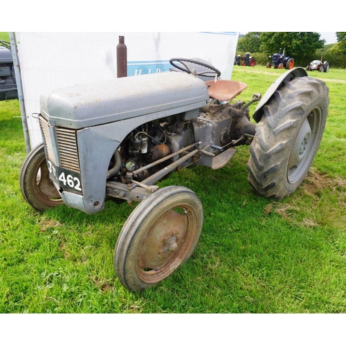 137 - Ferguson TEA tractor. 6V. TVO conversion. Reg. JYC 462. V5