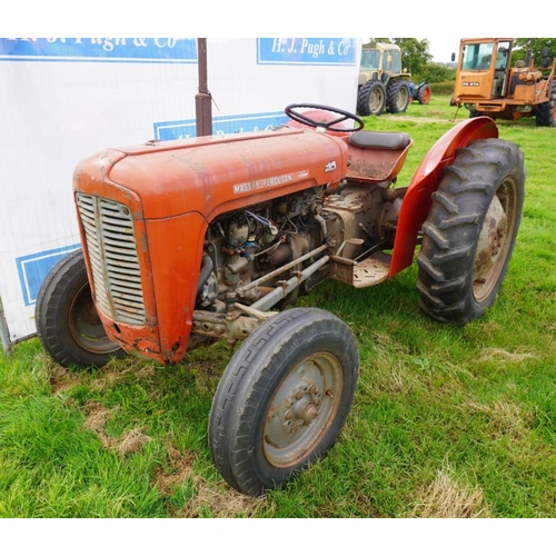 146 - Massey Ferguson 35 petrol paraffin tractor. V5