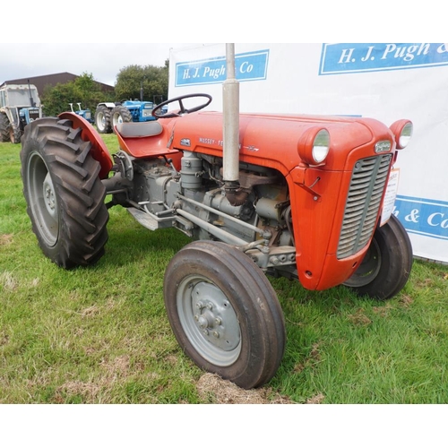 147 - Massey Ferguson 35 tractor, 4 cylinder diesel. Early restoration. SDM 80668. Reg. TSV 822  V5