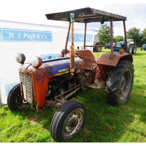 150 - Massey Ferguson 35X tractor. Unusual hydraulic levers. Reg ACR 804B. SN.JNMY371379