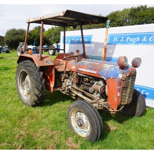 150 - Massey Ferguson 35X tractor. Unusual hydraulic levers. Reg ACR 804B. SN.JNMY371379