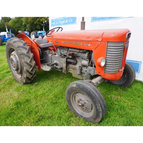 153 - Massey Ferguson 65 Mk2 tractor. Early restoration, swinging drawbar. Reg. UJT 632