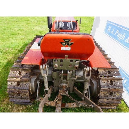 164 - Massey Ferguson 154C crawler. Very tidy. showing 1681hrs. Rear linkage, drawbar. SN. 32106336