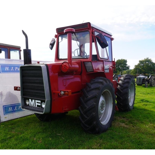 171 - Massey Ferguson 1200 tractor. Repainted. 6062hrs. SN.L900440. Reg. JFE 370N.