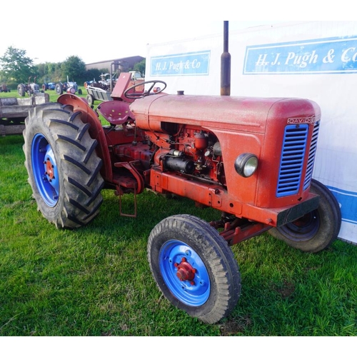 224 - David Brown 900 tractor. Early restoration.