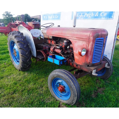 225 - David Brown 900 tractor. Part restored. 6274hrs