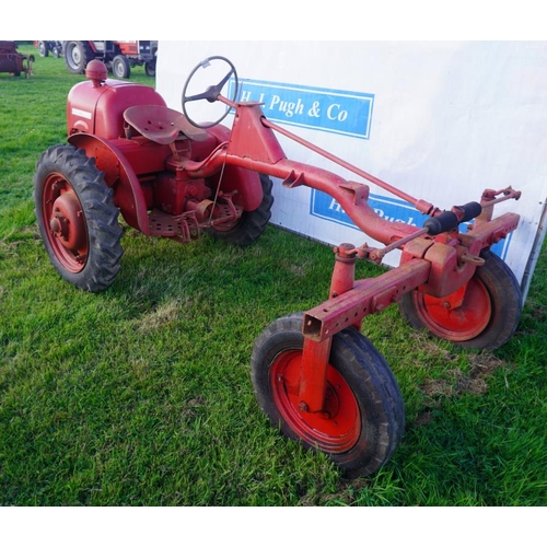 226 - David Brown 2D tractor. SN. VAD 12 120652