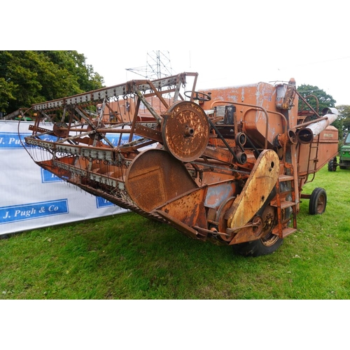 461 - Allis Chalmers Gleaner super A combine, 10ft header