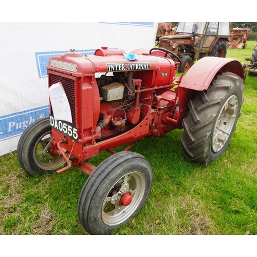 472 - International W14 tractor. 1939. Reg. DAO 555