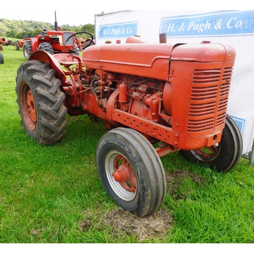 483 - International W6 tractor. Australian specification.