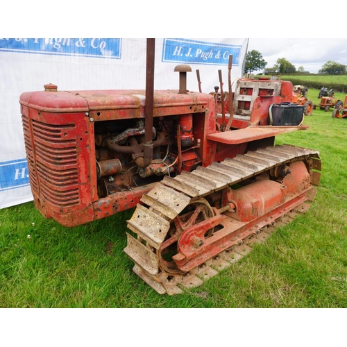 508 - International T6 Crawler. With Ford engine. Drives very well. SN. BTBK 1491 277