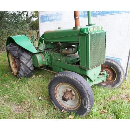 536 - John Deere AR un styled tractor