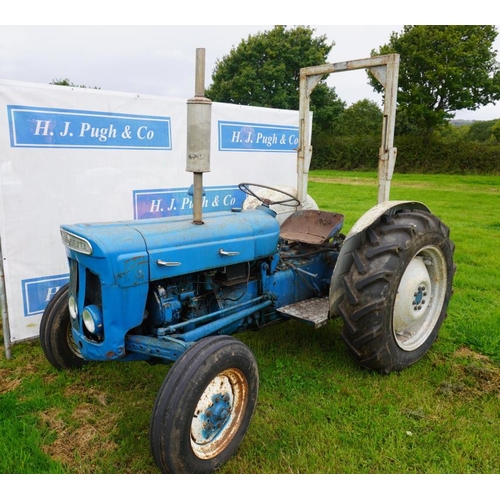 71 - Fordson Super Dexta tractor with rollbar