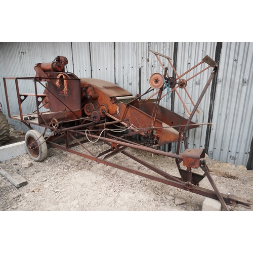 463 - Allis Chalmers Allcrop 40 PTO harvester 40