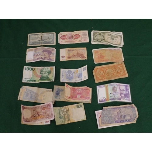 292 - Quantity of assorted old banknotes including Peruvian, Israeli and Indonesian