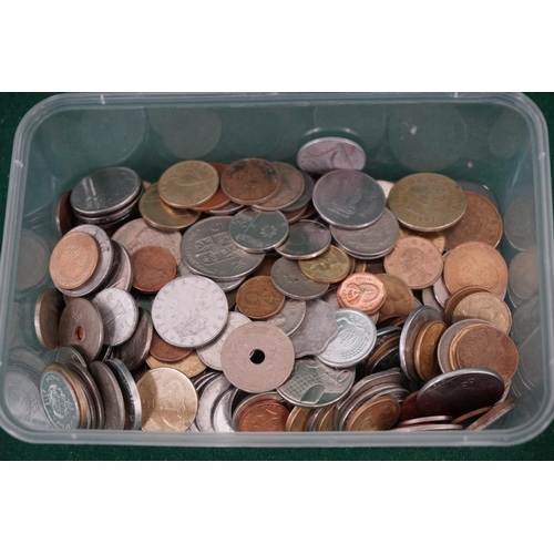 302 - Tub of assorted coins