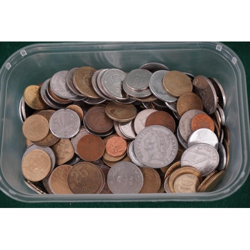 304 - Tub of assorted coins