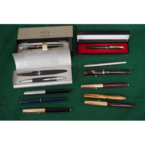 319 - 11 Assorted fountain pens including Parker