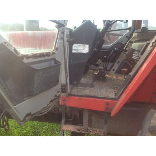 169 - Massey Ferguson 699 tractor. 4WD. With Perkins 6.60 engine. 10 Massey Ferguson 27kg  front weights. ... 