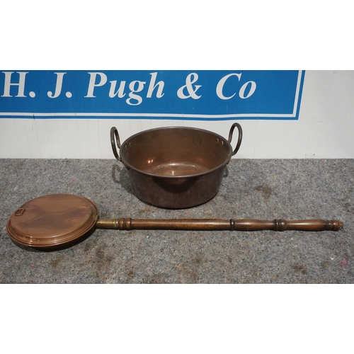 470 - Copper bed warming pan and large copper pot