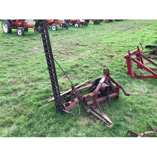 531A - International B23 Finger bar mower