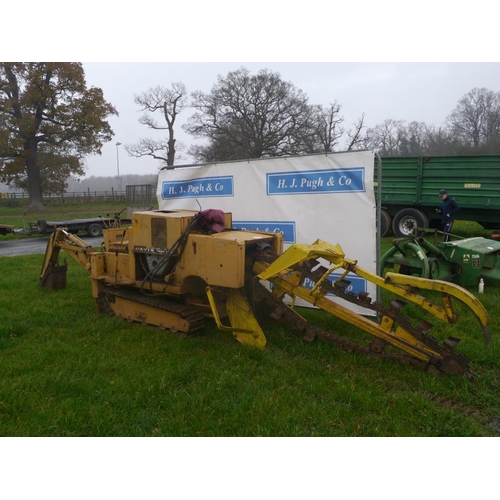 1022 - Davis Task Force trencher. Full working order, new tracks, belts and blades