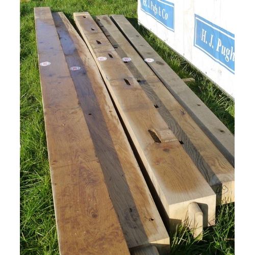 644 - Oak beam, machined 4M 180x130 +VAT