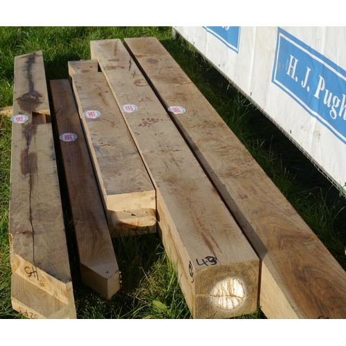 667 - Oak beam 2.7M 200x200 +VAT