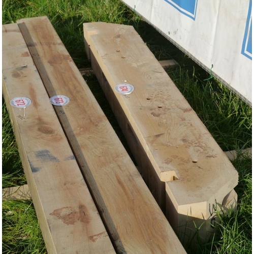 674 - Oak beam, machined 1.9M 240x180 +VAT