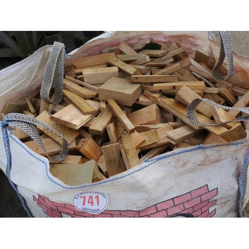 741 - Bag firewood