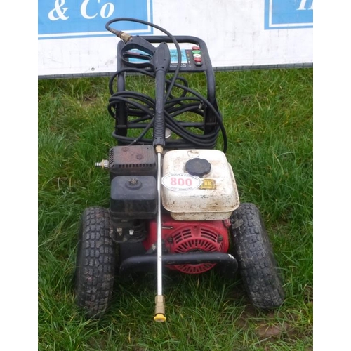 800 - Honda GX160 pressure washer