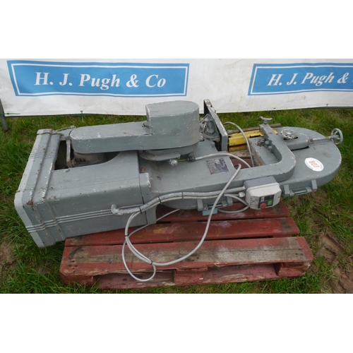 807 - Band saw. Good working order, 3 phase