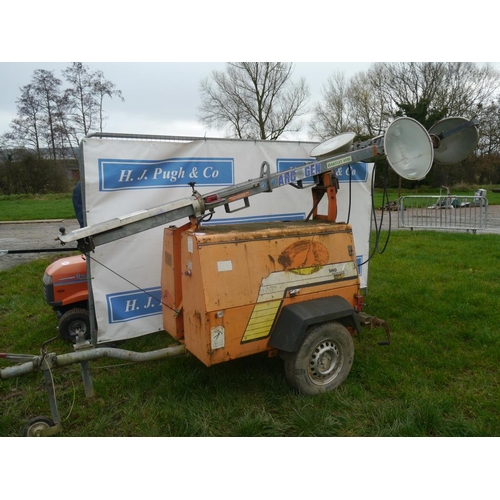 813 - Arc gen generator and light tower with Kubota D905 engine. Runs but needs battery