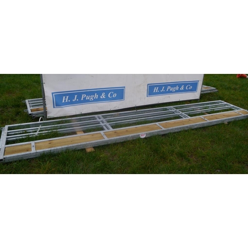 822 - Sheep feed barriers 15ft -2 +VAT