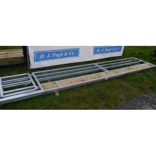 832 - Sheep feed barrier with gate 15ft -2 +VAT