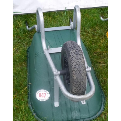 847 - Green plastic wheelbarrow +VAT