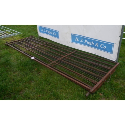 894 - Yard gates, damaged -3 +VAT