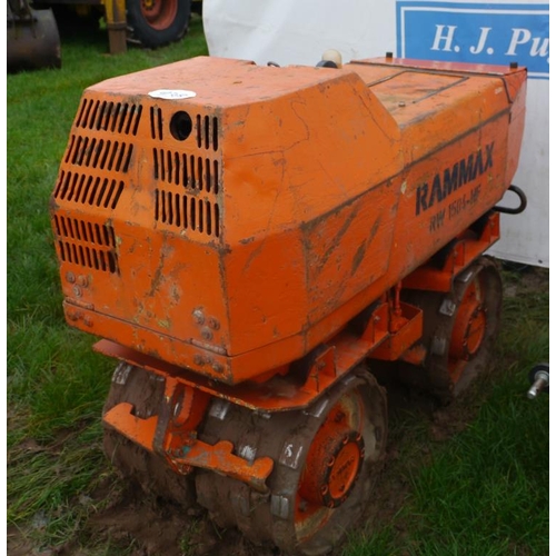 938 - Ramix RW150 4-HF road vibrator. 850hrs. 2004. 1480kg. Starts and runs well