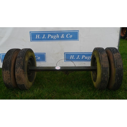 945 - Axle and wheels 750 R20