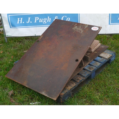 975 - Steel plate +VAT