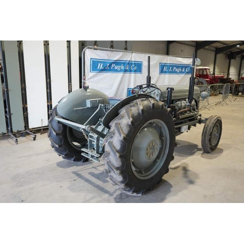 151 - Ferguson TEF 20 tractor. 1955.Fully restored in 2018.  With V8 engine, Starts and runs. SN. 472423. ... 