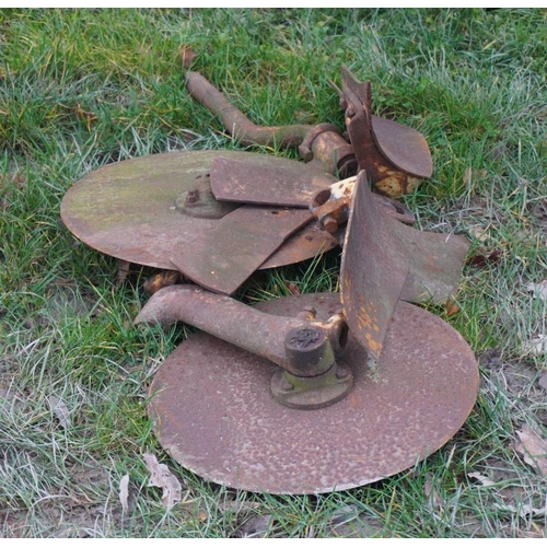 5 - Bamfords plough discs and shims