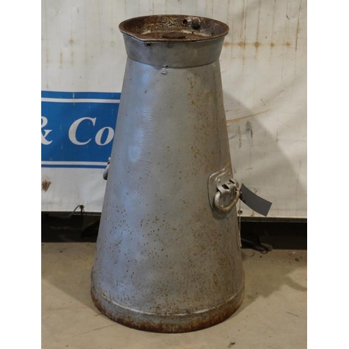 606 - 17 Gallon milk churn