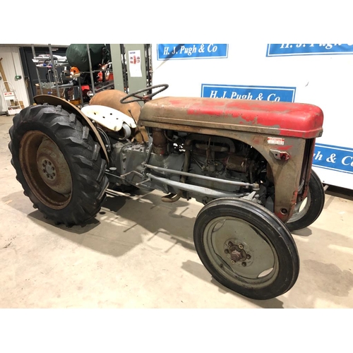 160 - Ferguson Vineyard 4 cylinder tractor