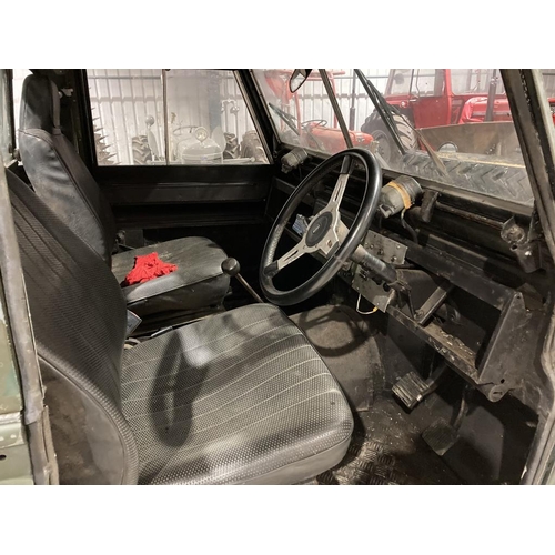 163 - Land Rover 88. 1966. V8 engine. New starter motor. Runs & drives. MOT until 30/01/21. Reg- DCC 483D ... 