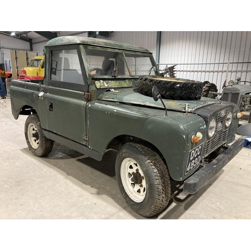 163 - Land Rover 88. 1966. V8 engine. New starter motor. Runs & drives. MOT until 30/01/21. Reg- DCC 483D ... 